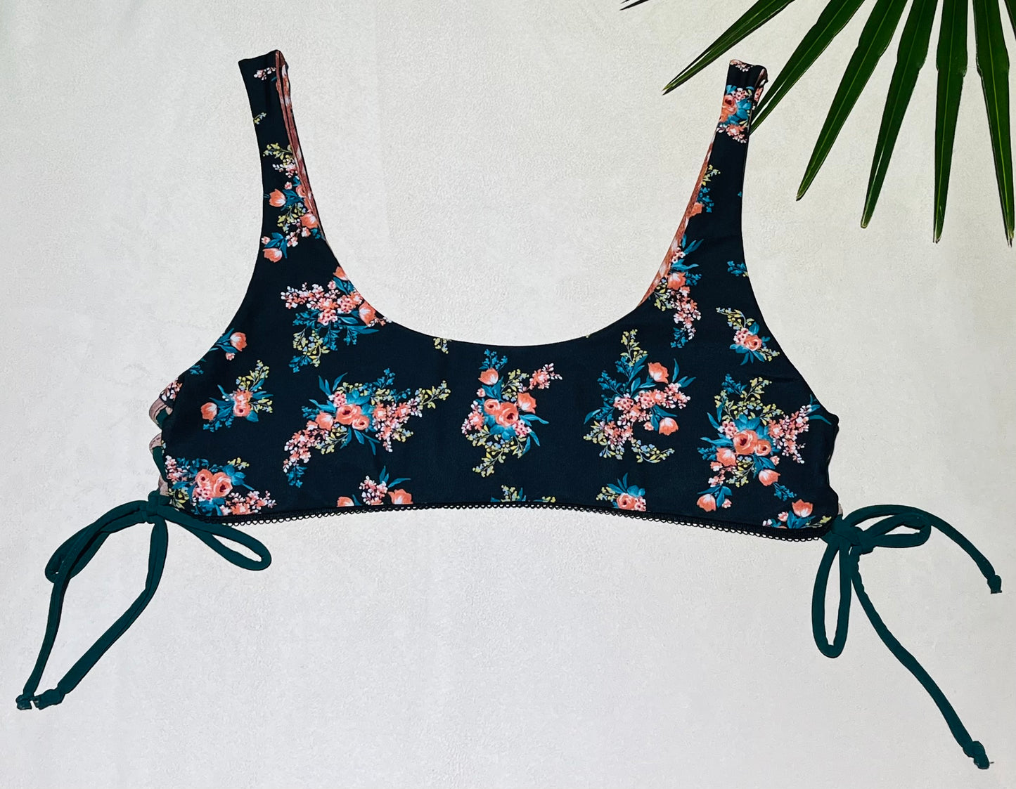 Reversible bikini top