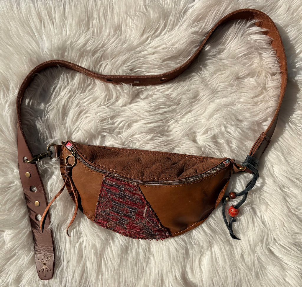 the treasure sling- mixed leather