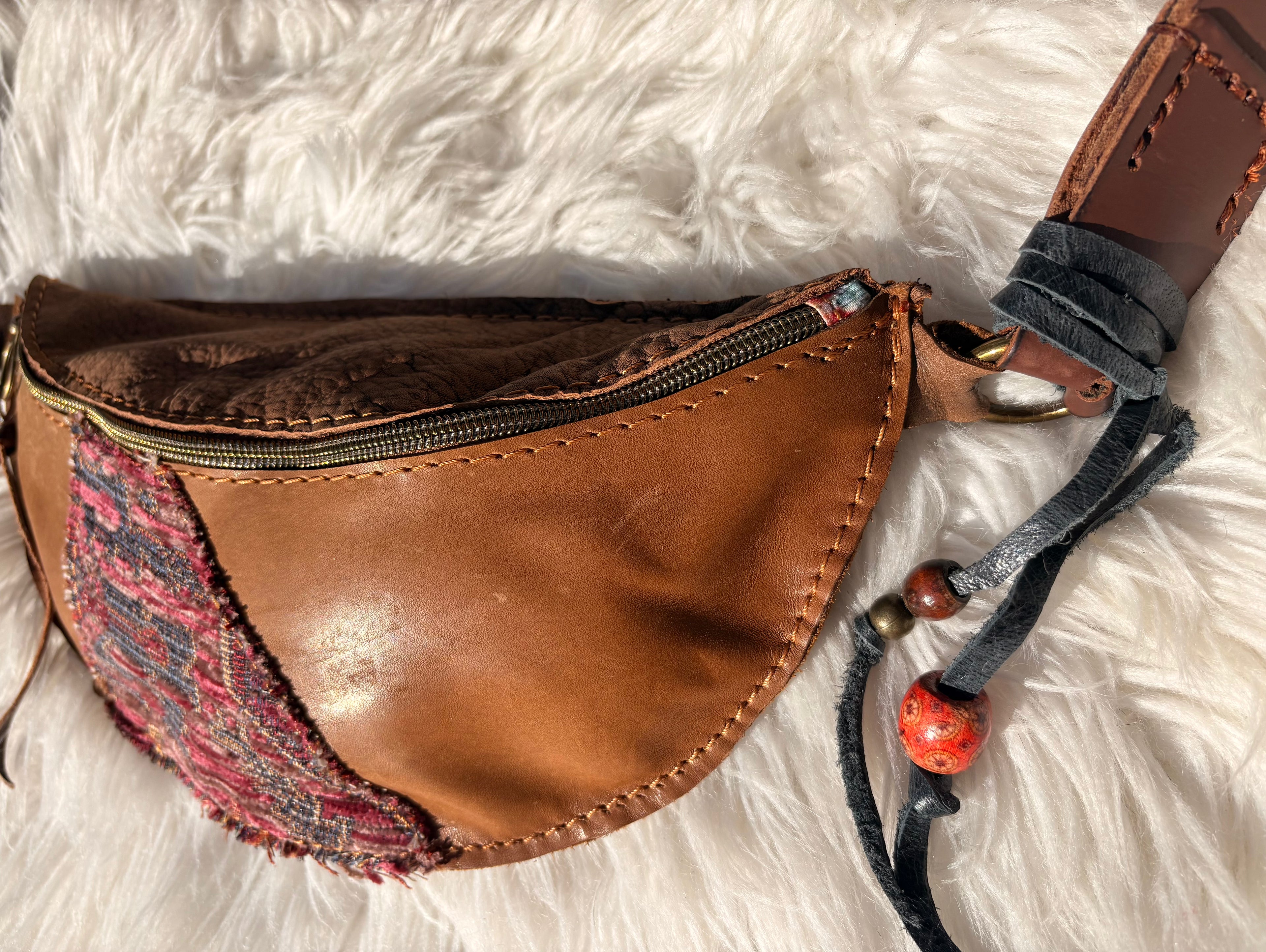 the treasure sling- mixed leather