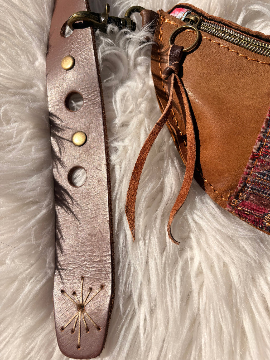 the treasure sling- mixed leather