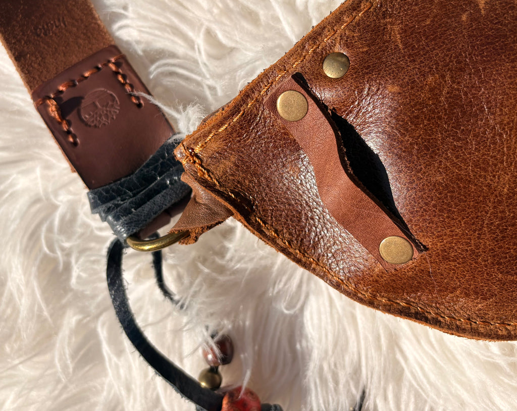the treasure sling- mixed leather