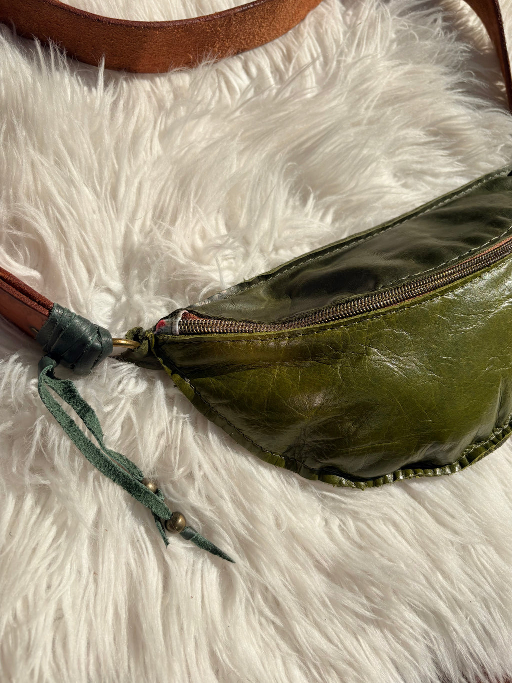 treasure sling- olive
