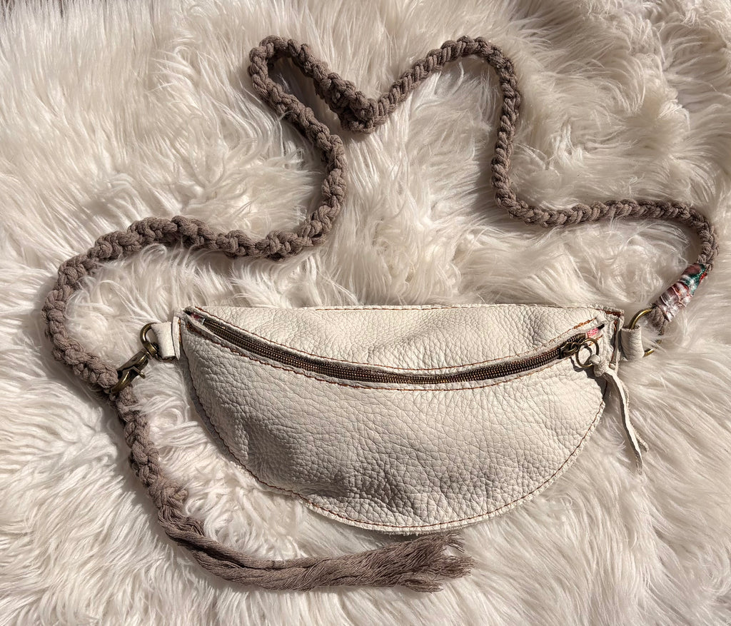 treasure sling- pearl