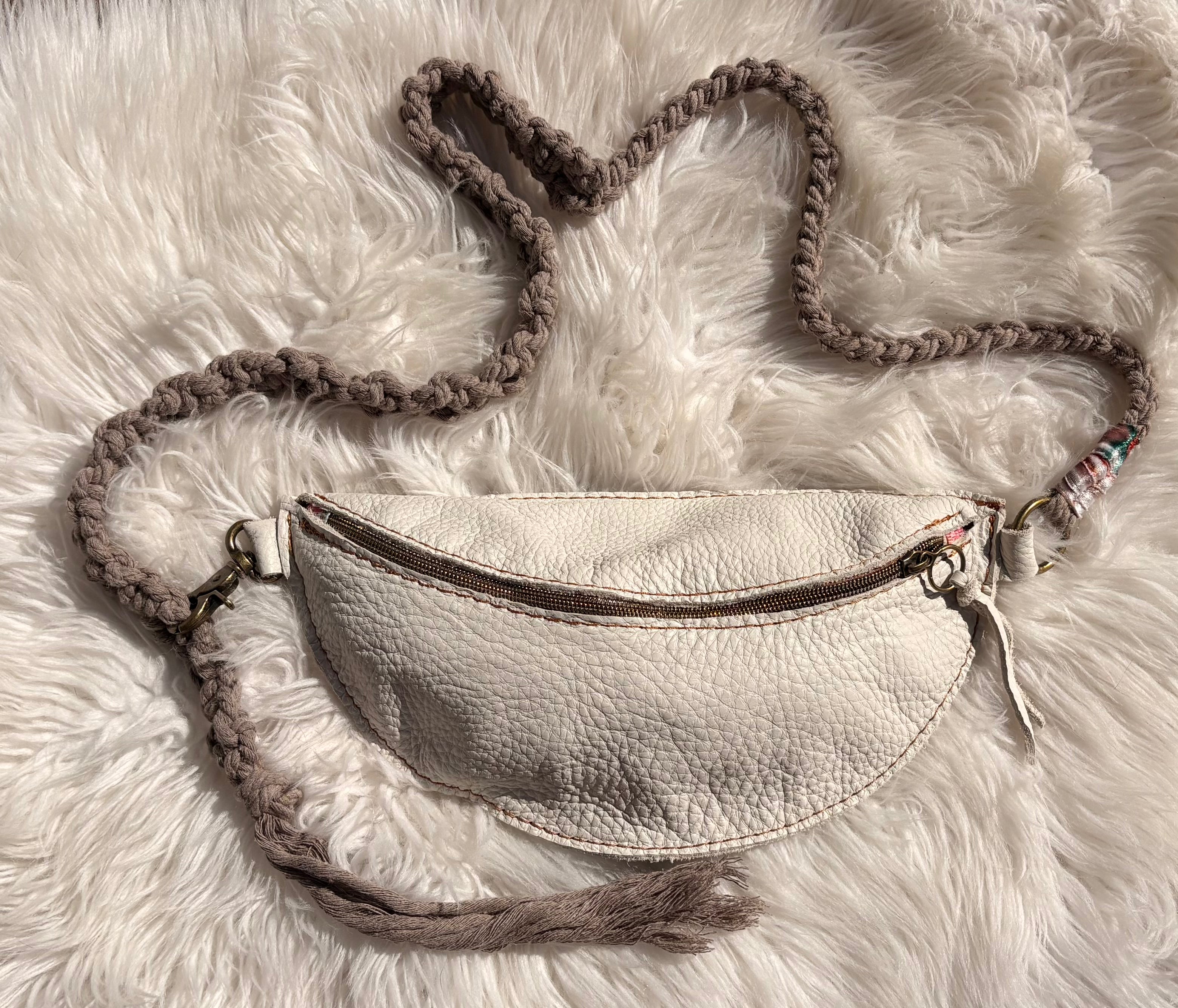 treasure sling- pearl
