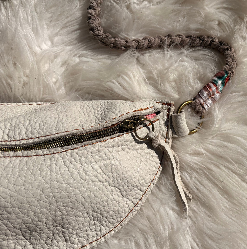 treasure sling- pearl